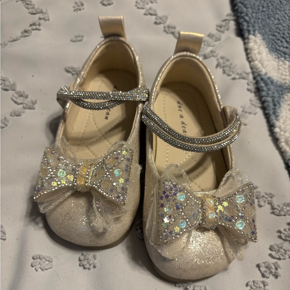 Girls' Glitter Bow Dress Shoes in Champagne
